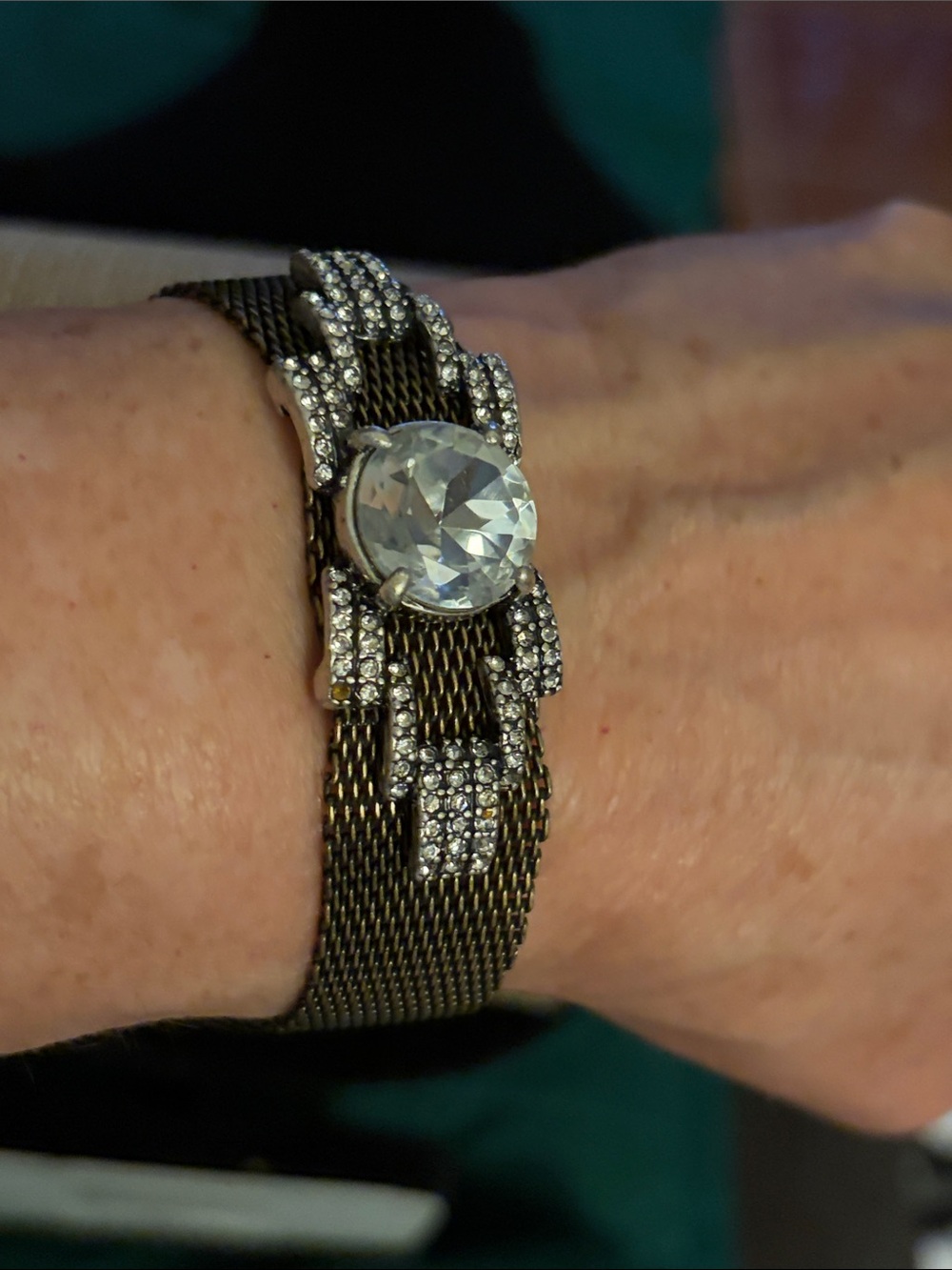 🧡💫Vintage Style Gold Toned Weave Bracelet W/1 Large & Small Crystals 7” Sz M
